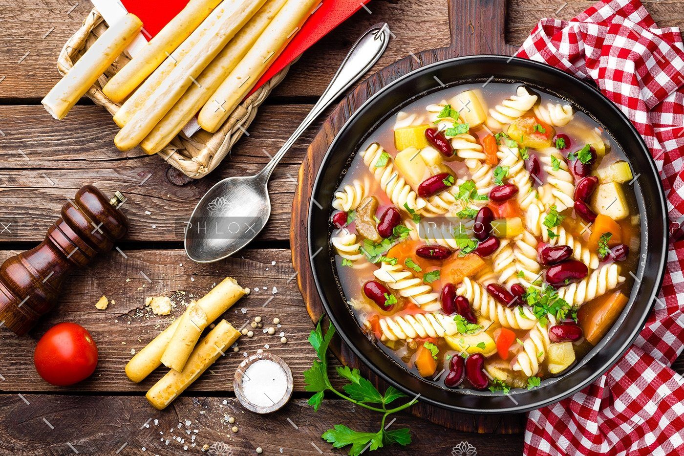 demo-attachment-14-minestrone-soup-vegetable-soup-with-pasta-PHU79AS